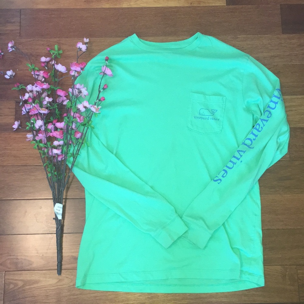 Green vineyard vine long sleeve!